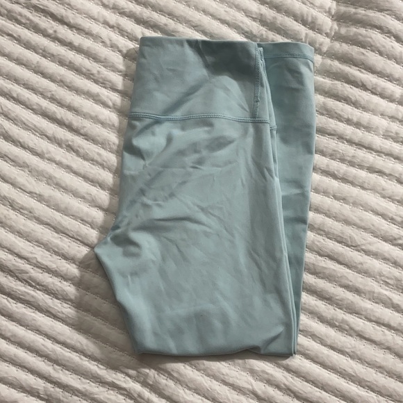 Yogalicious Pants - Yogalicious Baby Blue Leggings Size M 7/8 length